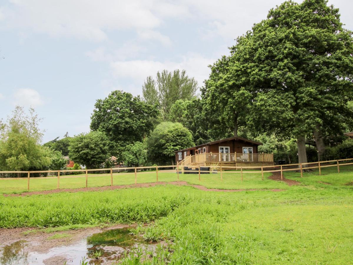 The Log Cabin Tenbury Eksteriør bilde